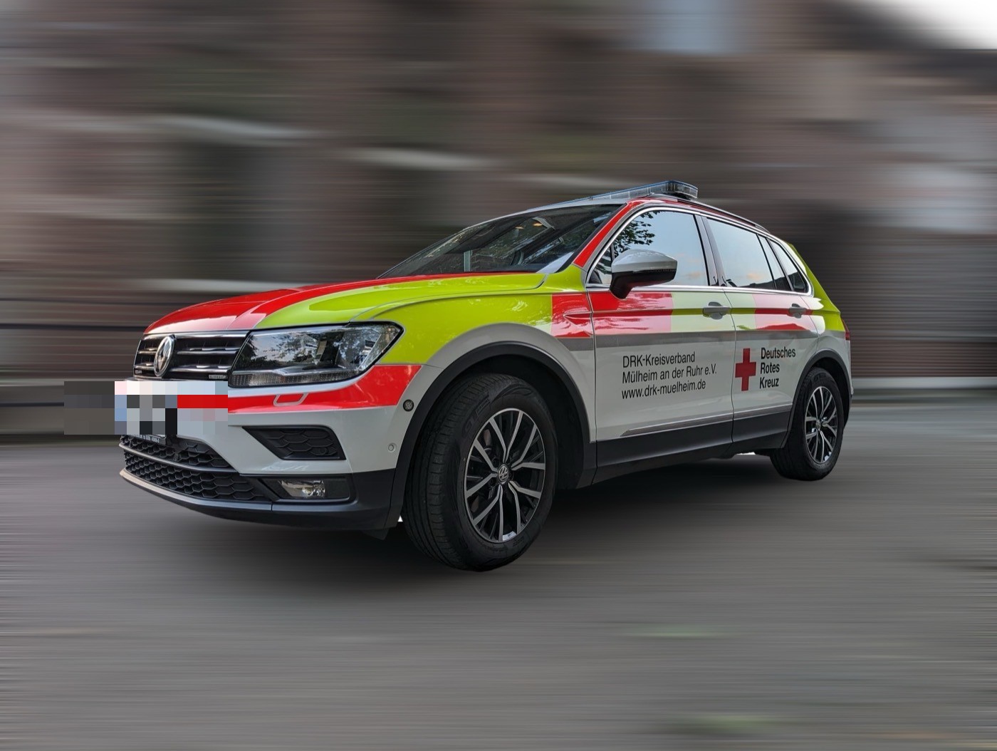Fahrzeugfolierung eines DRK-Einsatzfahrzeugs