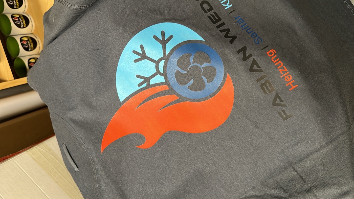 Bedrucktes Firmenshirt für Heizung/Klima-Fachbetrieb